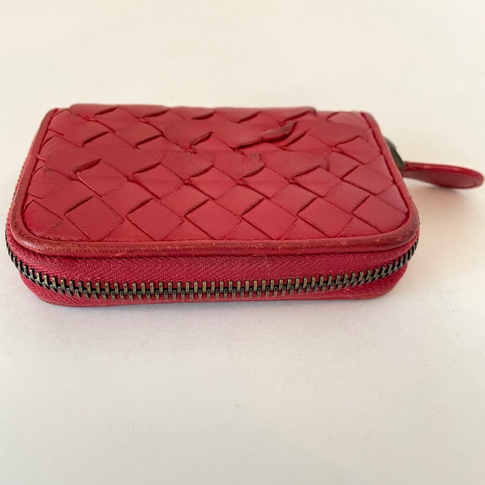 Bottega Veneta Intrecciato Leather Red Ruffle Zip Compact Wallet/Card/Coin Case - Picture 5 of 16